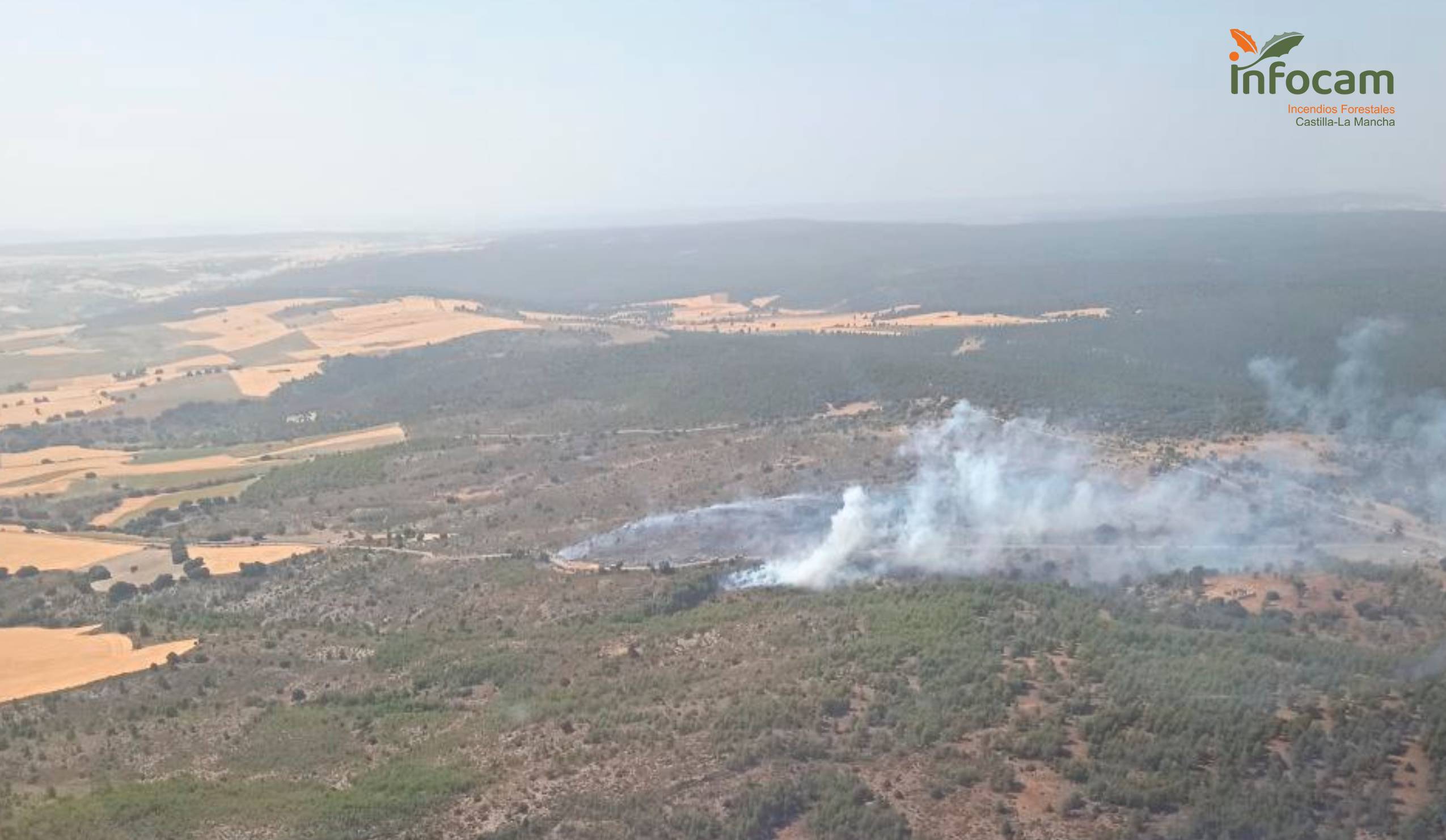 Imagen del incendio declarado en la localidad conquense de Olmeda del Rey