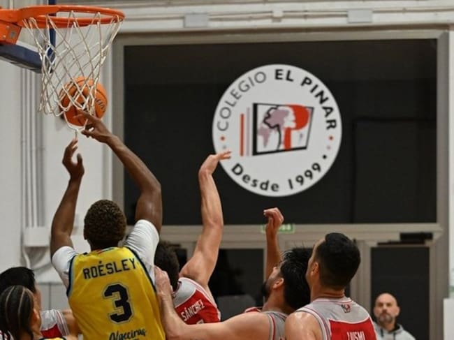 Roy Mendes en el partido ante El Pinar