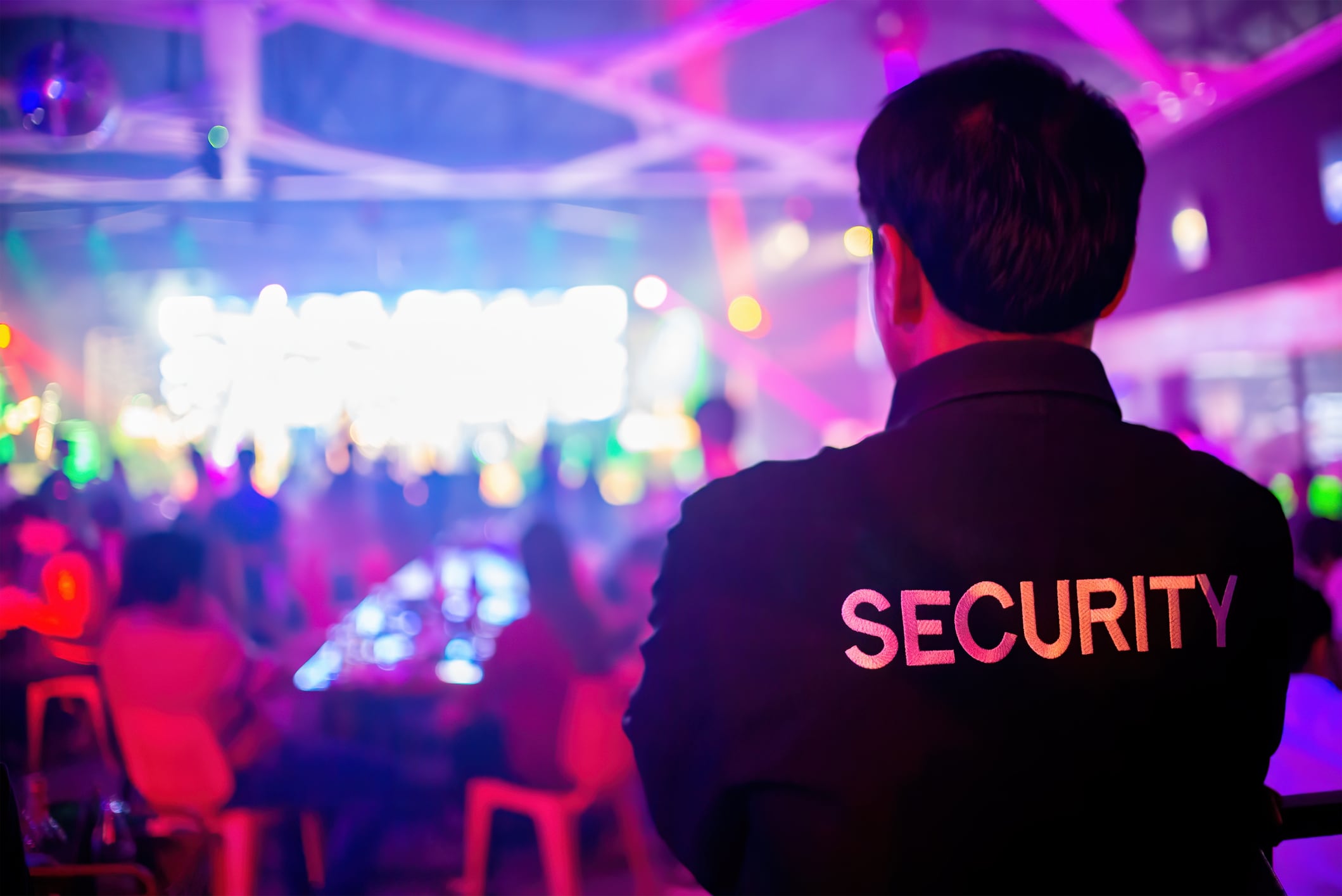 Foto de Archivo I Personal de seguridad en una discoteca