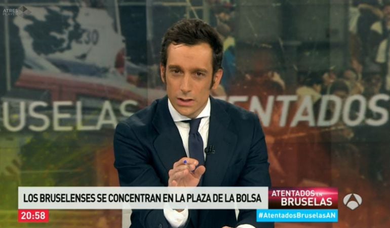 Álvaro Zancajo, durante el especial informativo de Antena 3 con motivo de los atentados de Bruselas.