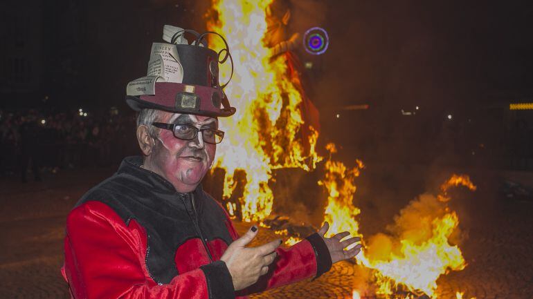 Juan José de Téllez durante el pregón de Momo