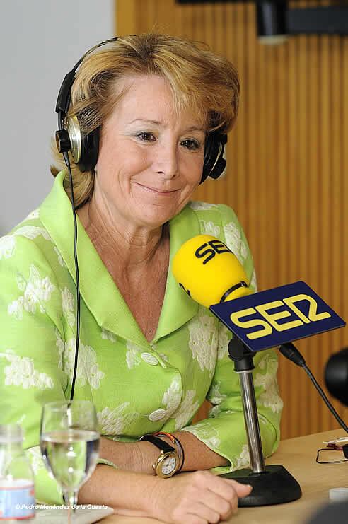 La presidenta de la Comunidad de Madrid, Esperanza Aguirre, en Hoy por Hoy