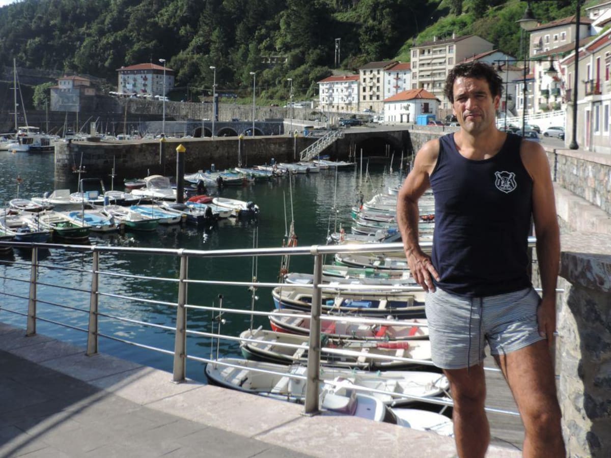 Patxi Egurrola: “Ya hay dinero y pasos dados, pero seguimos esperando las máquinas para el ascensor de Elantxobe”