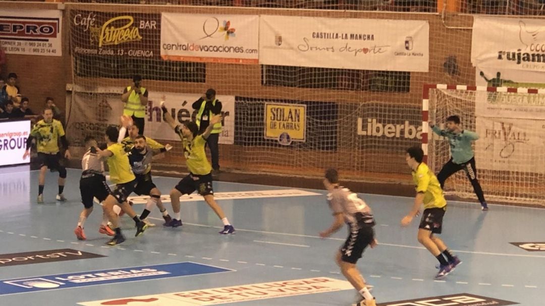 Con la victoria en Cuenca el ABANCA Ademar se acerca a la Copa Asobal