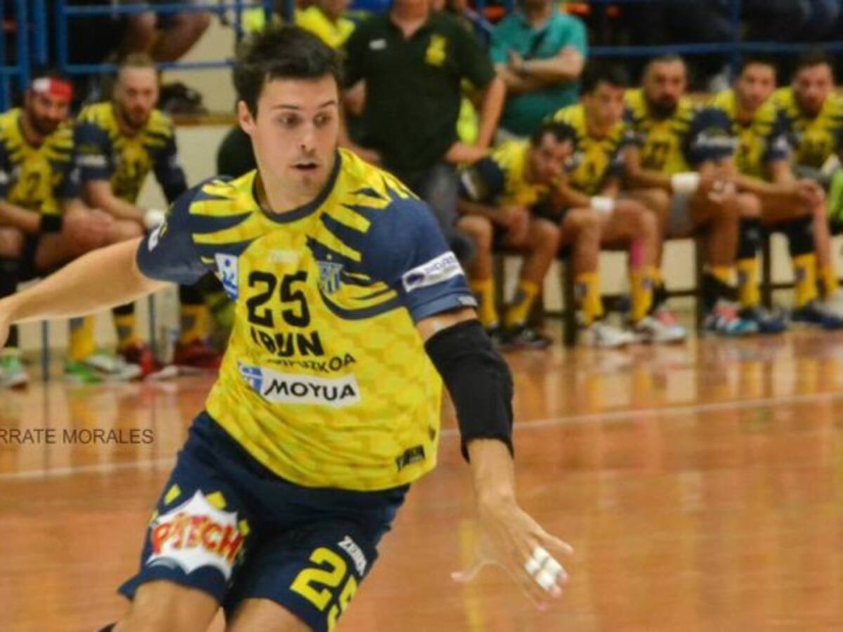 Jon Azkue renueva con Bidasoa hasta 2020