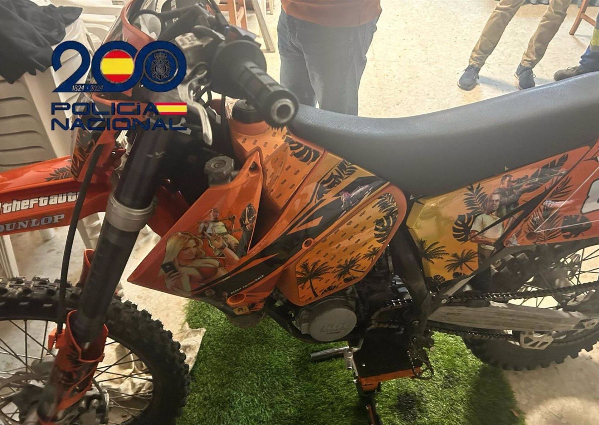 Motocicleta intervenida en la detención de un joven por su presunta implicación en las carreras ilegales en Jerez