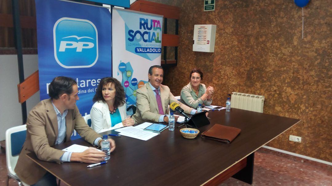 Conrado Íscar, Marta Maroto, Ignacio Tremiño y Olga Mohíno, antes de la rueda de prensa