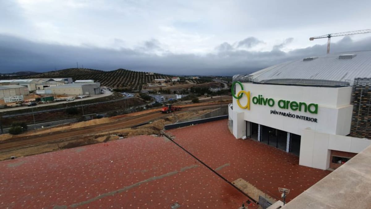Corte de tráfico en el enlace de Jaén Sur de la N-323 en dirección a la A-44