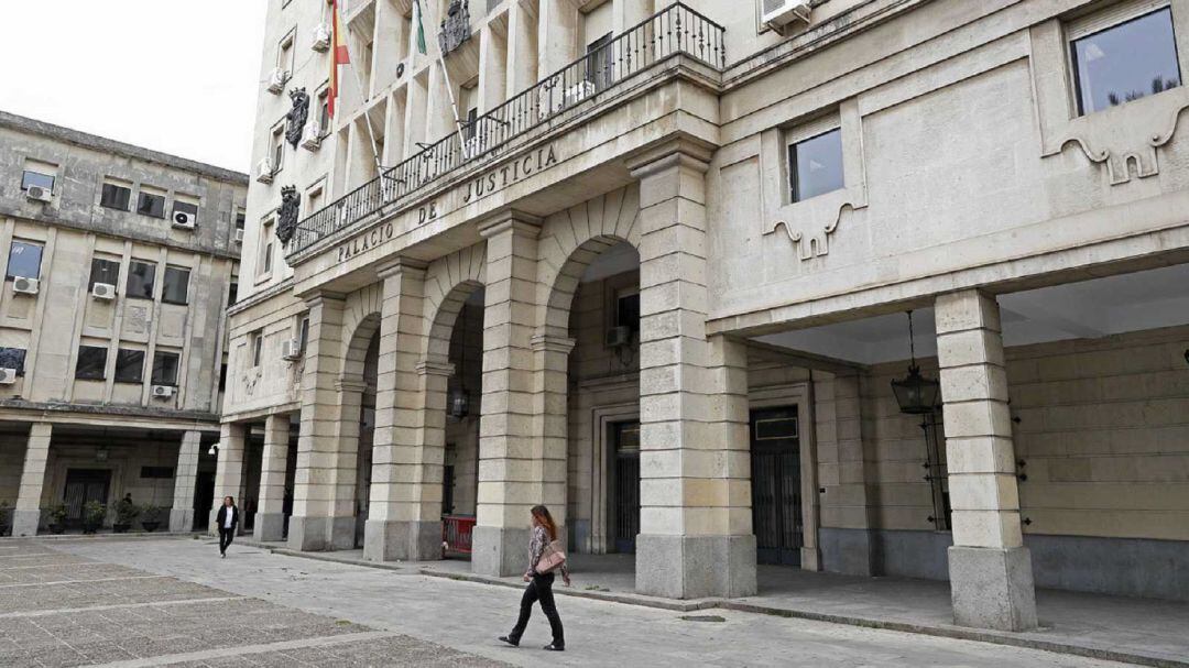 Imagen de la fachada de la Audiencia de Sevilla