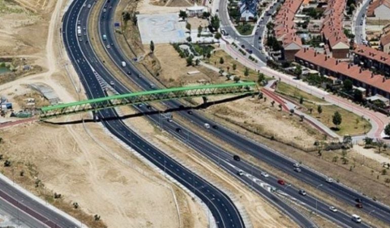 Uno de los puentes sobre la A-42 en Parla