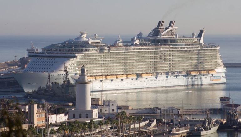 Uno de los mayores cruceros del mundo ha visitado ya el puerto de Málaga en varias ocasiones