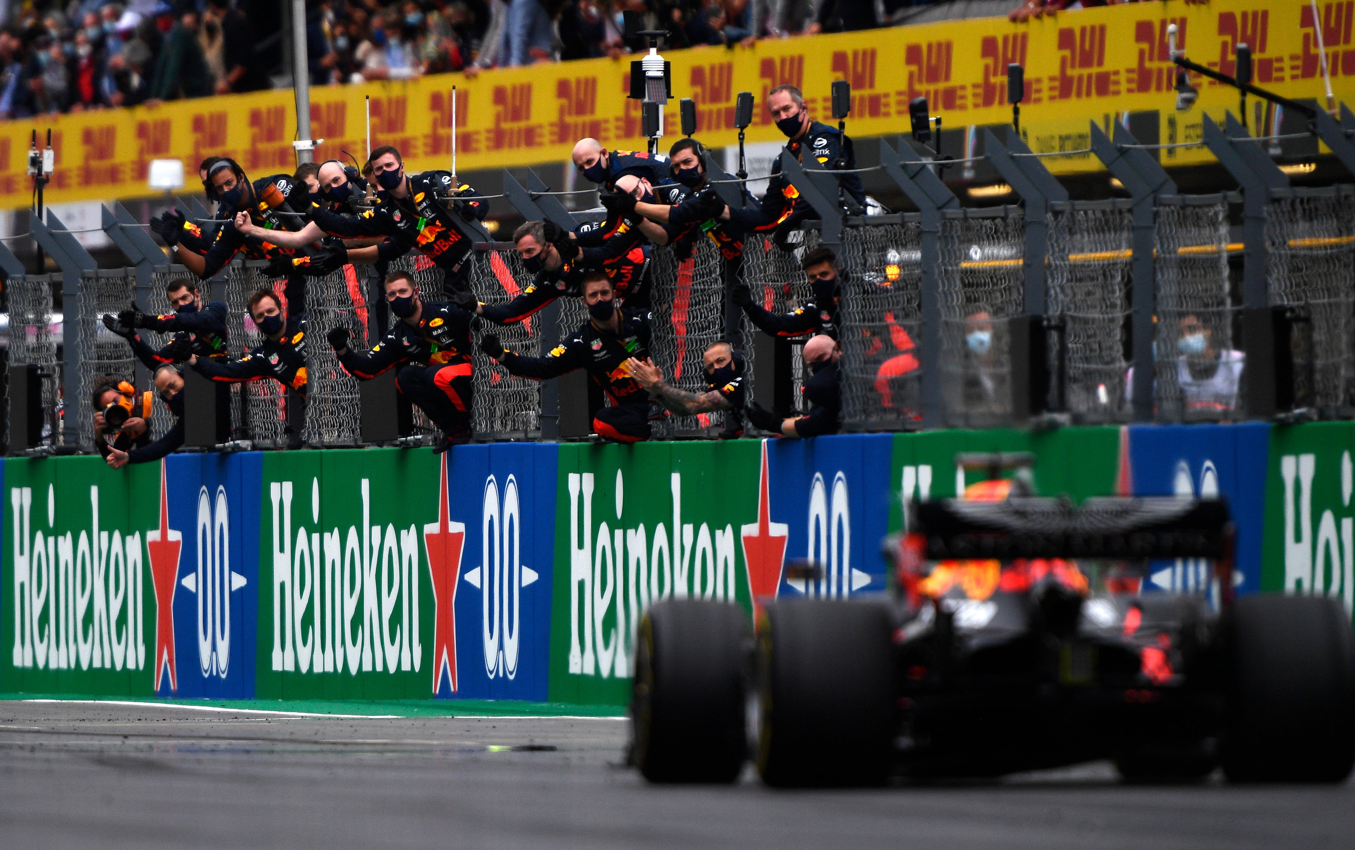 Red Bull, celebrando la victoria de Max Verstappen. (Photo by Rudy Carezzevoli/Getty Images)