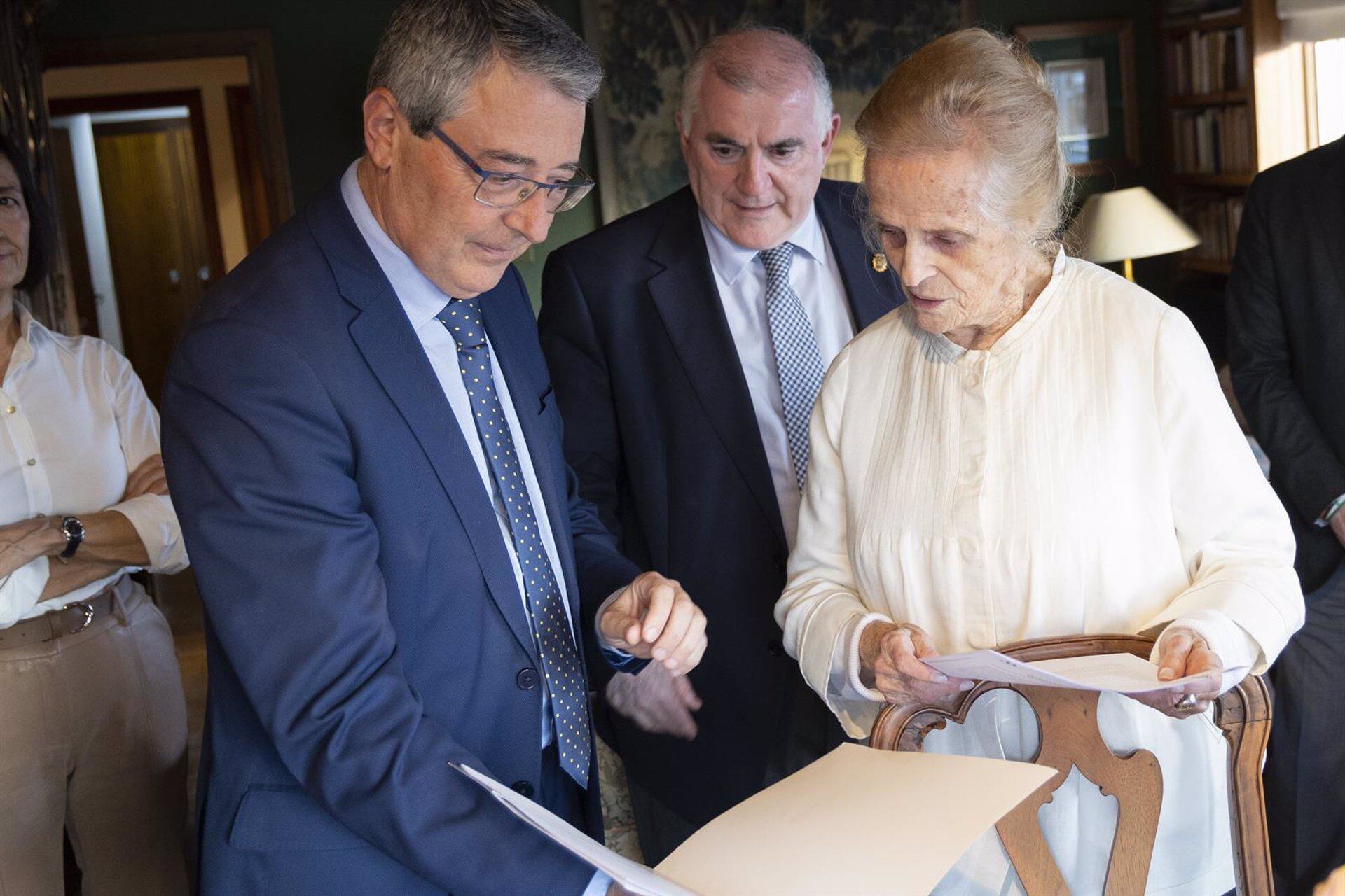 María Victoria Atencia cederá en mayo su archivo completo y primera entrega de biblioteca personal a Diputación