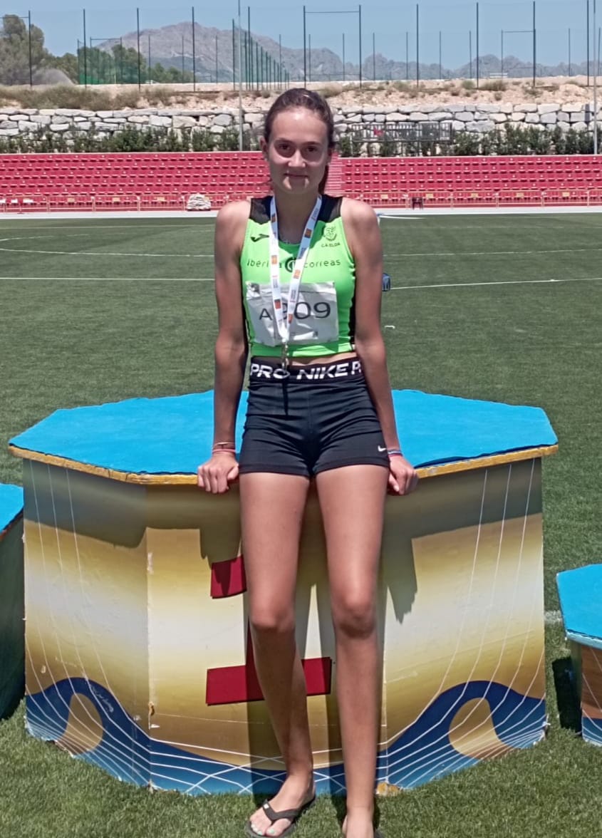 Marta Carrión con su medalla de campeona autonómica