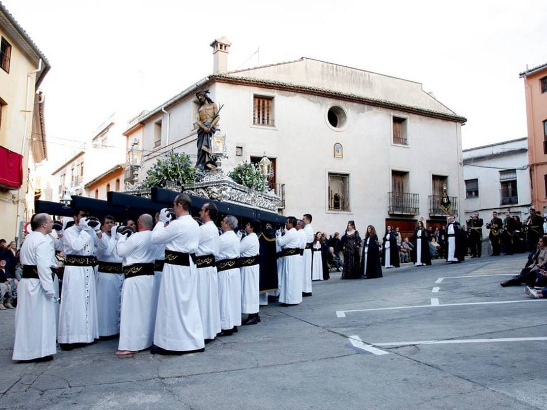 Una de las procesiones de la Semana Santa de Oliva. 