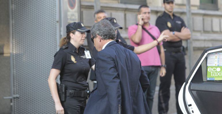 Una jutgessa accepta bloquejar els comptes a Andorra de Jordi Pujol Ferrussola i la seva dona