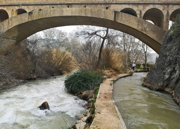 El rio Turia en un punto del recorrido del sendero del agua.