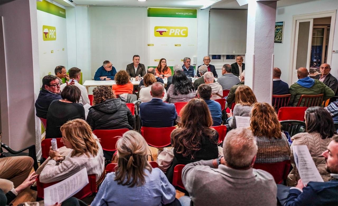 Congreso Ejecutivo celebrado ayer en la sede del PRC en la Plaza del Ayuntamiento de Santander