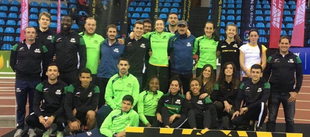 Parte del Pamplona Atlético que tantos éxitos está consiguiendo 