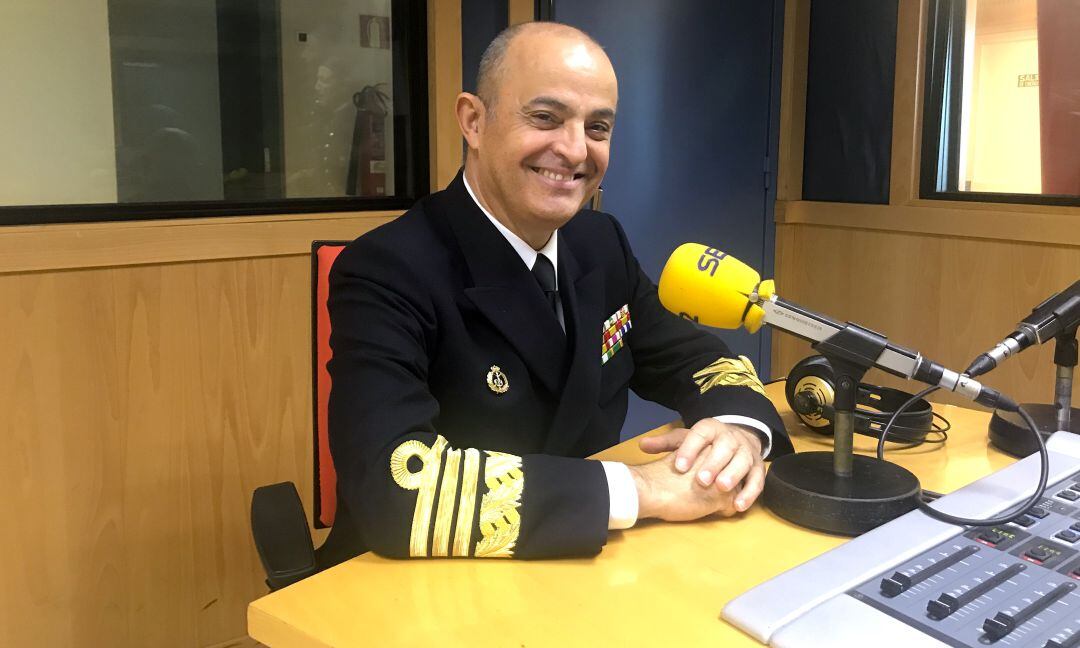 El Almirante de la Flota (ALFLOT), almirante Manuel Garat Caramé, en Radio Cádiz