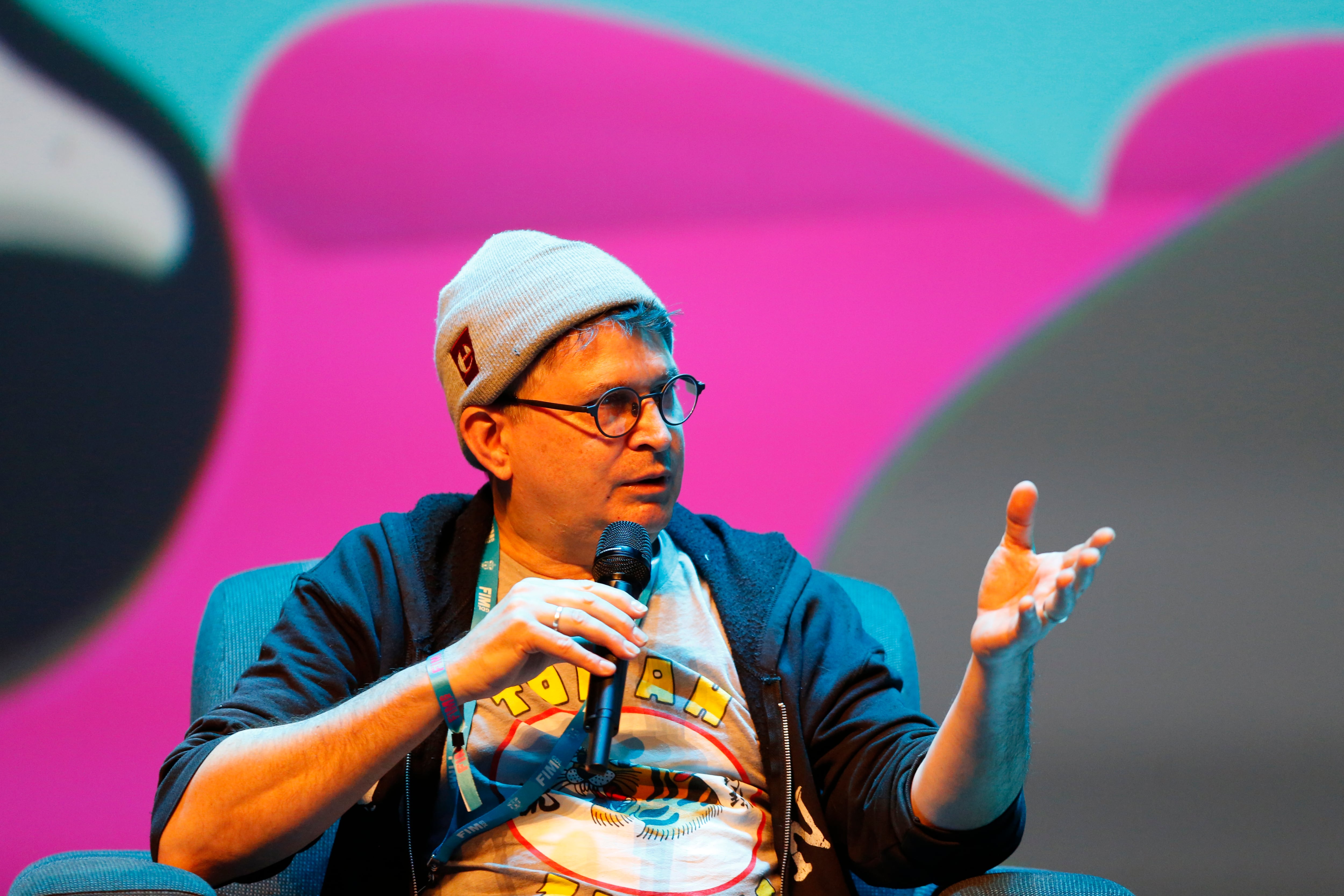 Fotografía de archivo fechada el 29 de febrero de 2024 que muestra al productor estadounidense Steve Albini durante un conversatorio en el Festival Internacional de la Música (FIM), en el Conjunto Santander de Artes Escénicas de Guadalajara (México). EFE/ Francisco Guasco