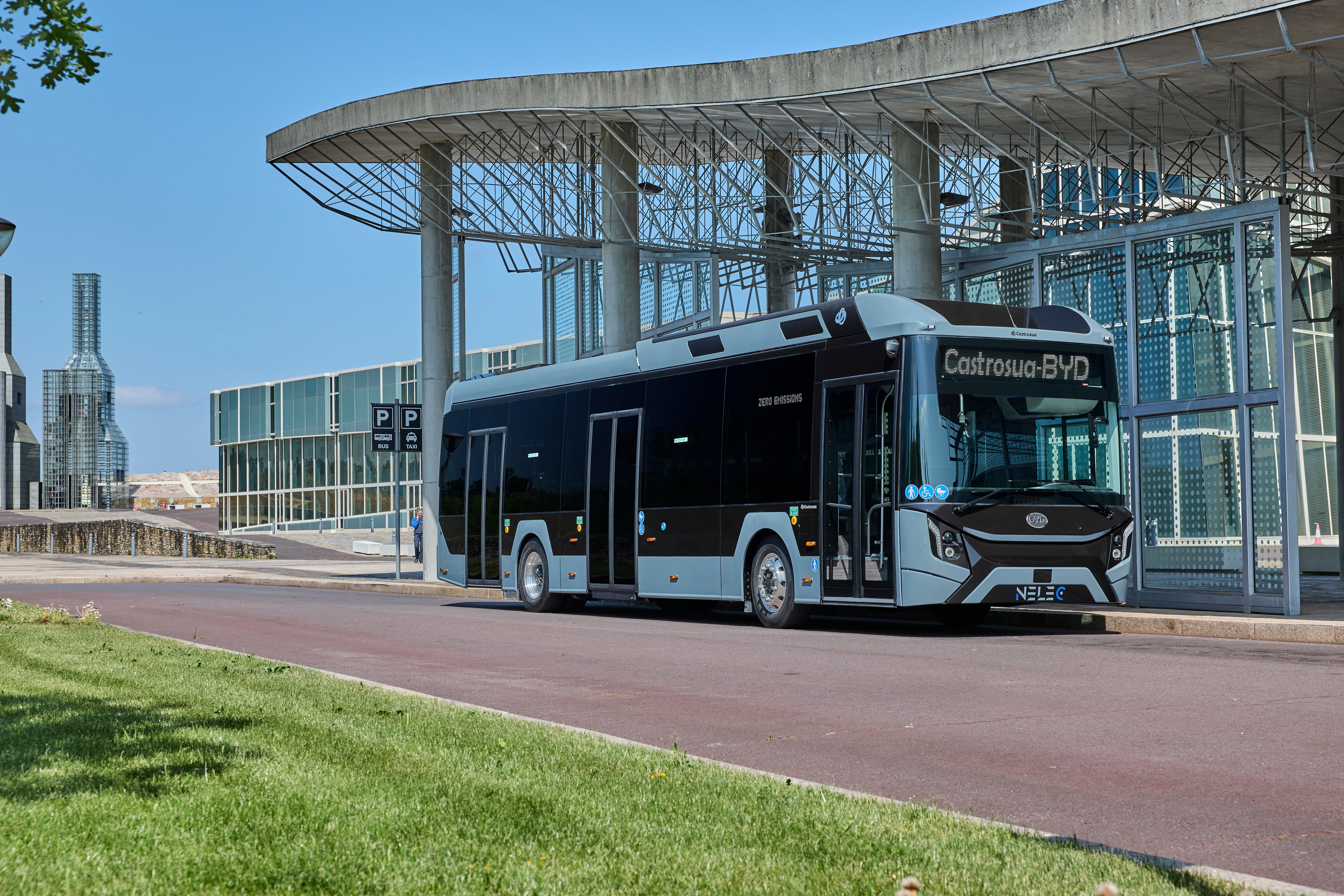 Estos autobuses 100% eléctricos combinan la avanzada tecnología del chasis eléctrico de BYD con la excepcional experiencia de Castrosua en  la fabricación de carrocerías de autobuses para proporcionar a los clientes españoles soluciones a medida altamente deseables y ecológicas