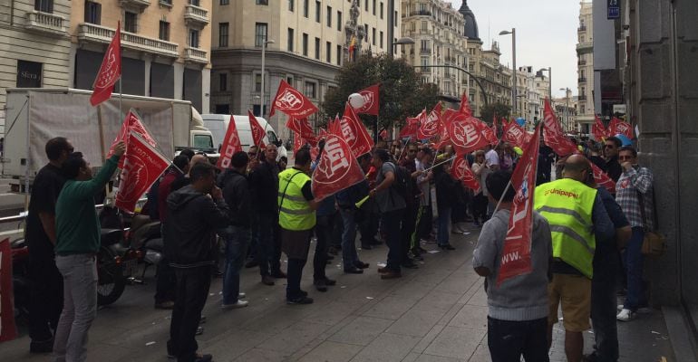 Manifestación de los trabajadores de UNIPAPEL en Gran Vía