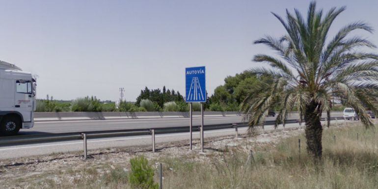 Kilómetro 361 de la Autovía del Mediterráneo, lugar donde el peatón ha sido atropellado por el furgón