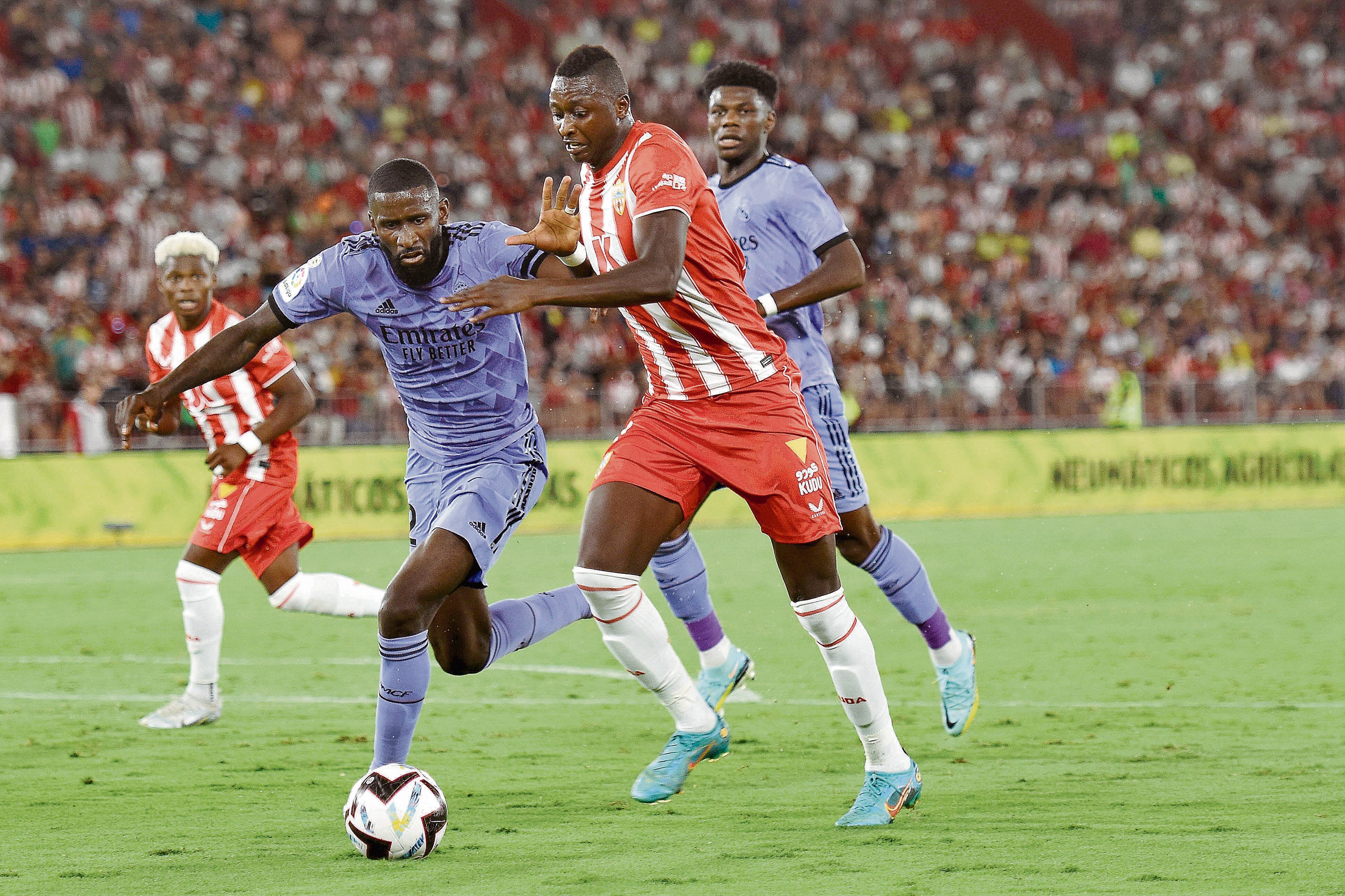 Sadiq y Rüdiger en el partido Almería-Real Madrid.