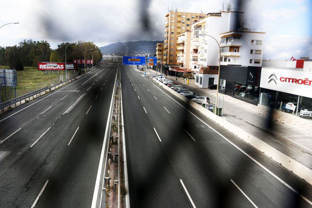 Vistas de distintas carrerteras de las  salidas de la capital donde permanecen sin tráfico de vehiculos a ccausa del Estado de Alarma decretada por el Gobierno por el  virus COVID-19, en la imagen parte de la Autovía del Mediterraneo o A-7