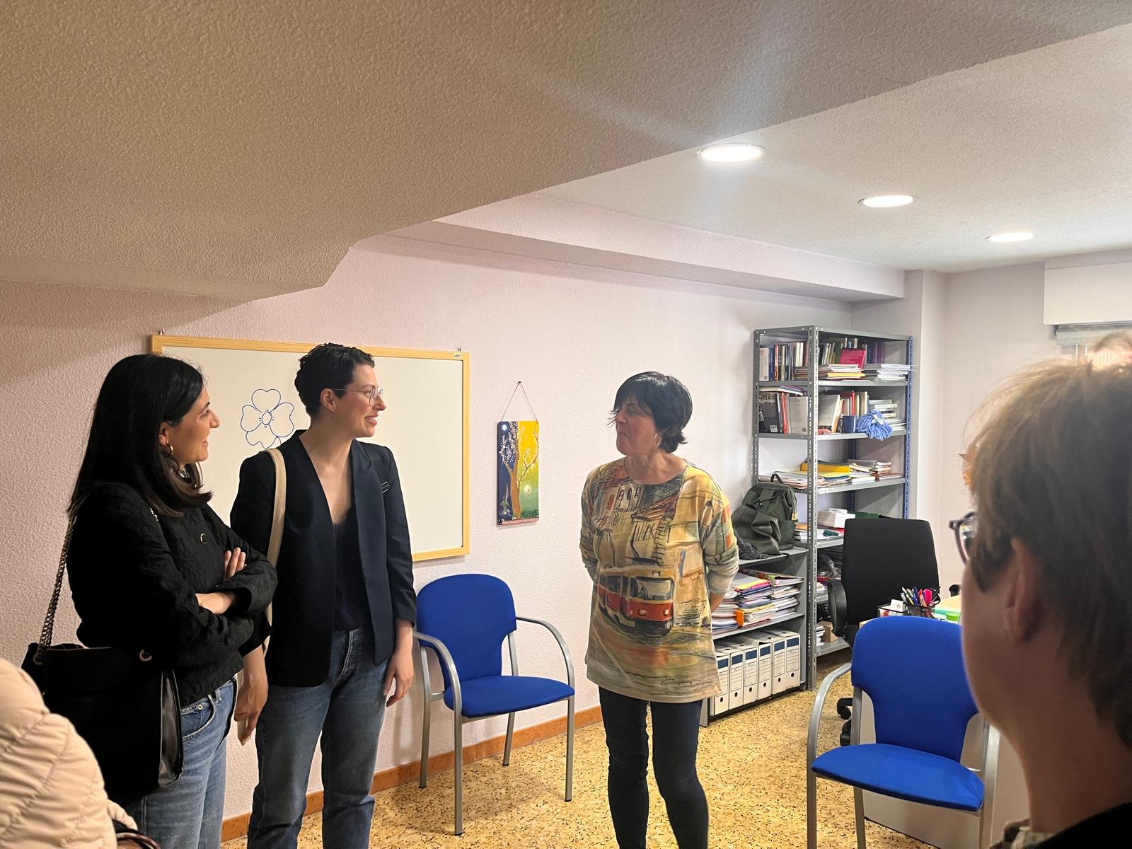 Visita a Villena de la diputada de Compromís