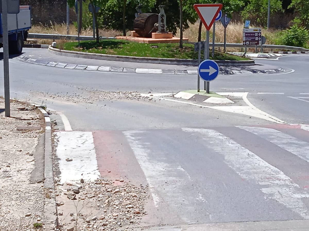 El PP de Banyeres pide la rápida limpieza de los arrastres de tierras y piedras que dejó la tormenta del pasado martes en el casco urbano
