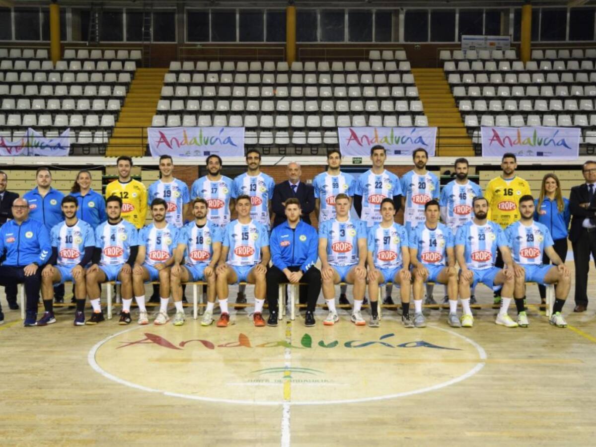 El Trops Málaga empieza en Córdoba y el Iberquinoa Antequera recibe al Torrelavega