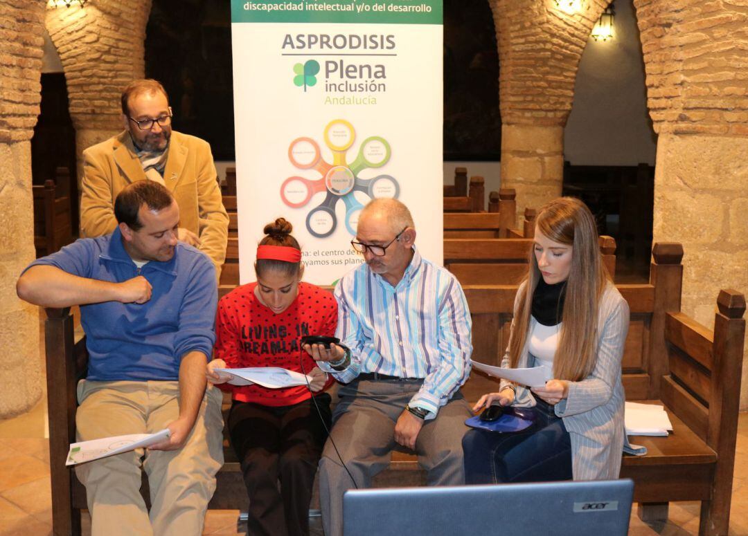Momento de la presentación desde el salón de plenos del Ayuntamiento de Ronda