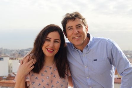 Manel Fuentes con Puri Beltrán, después de la entrevista