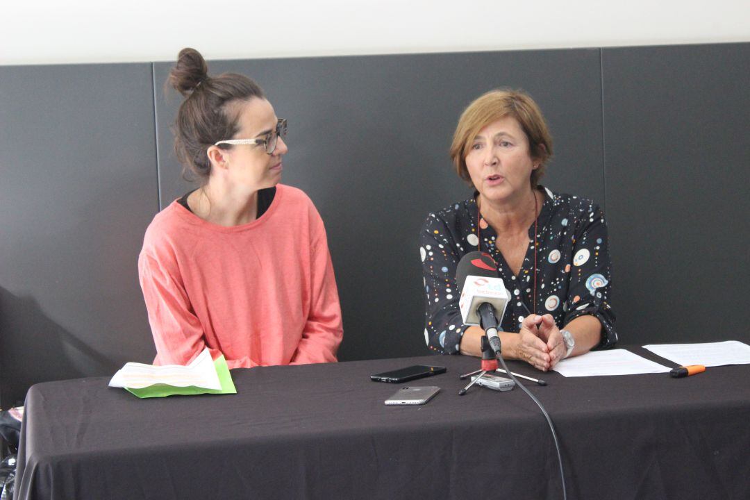 Juncal Eizaguirre, delegada de Cultura y Cristina Aguirre, directora del Museo. 