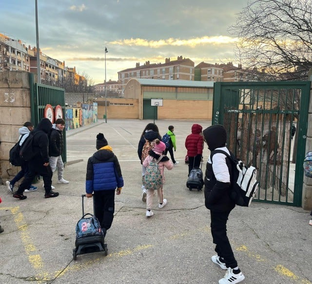 Niños de vuelta al cole este miércoles en Huesca