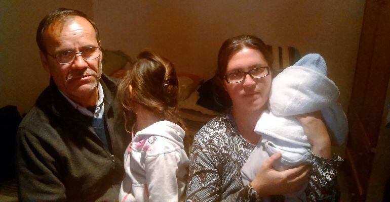 Anghel, Daniela y sus dos hijos menores de edad