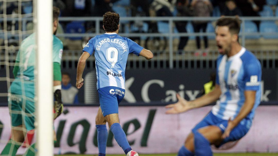 Gustavo Blanco celebra un tanto al Numancia