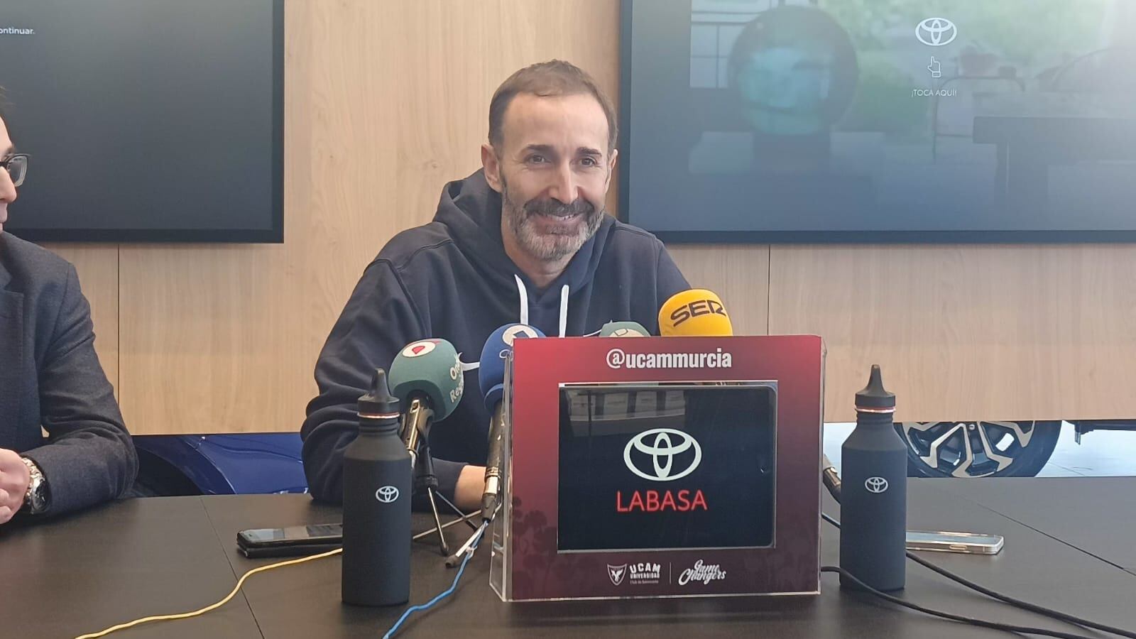 Sito Alonso en la sede de Toyota LABASA en Murcia