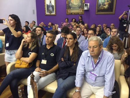 El pleno del Ayuntamiento se mostraba abarrotado este viernes