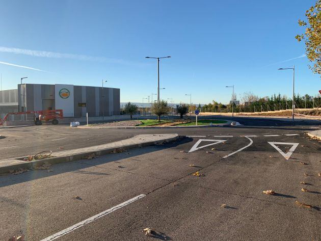 Nueva rotonada de acceso al supermercado