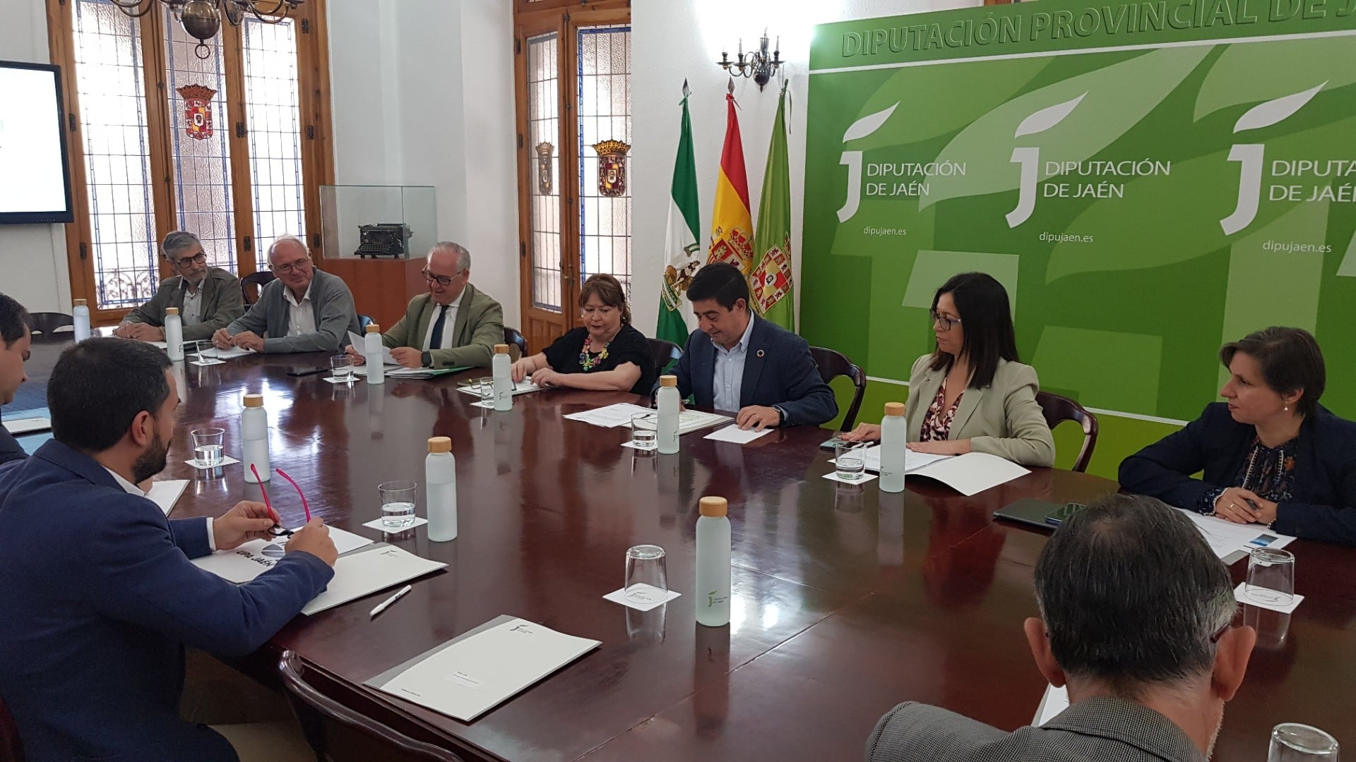 Un momento de la reunión de la Comisión que gestiona la candidatura de los Paisajes del Olivar.