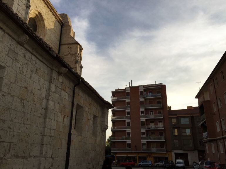 Imagen del edificio en el que se asientan las antenas objeto de la controversia.