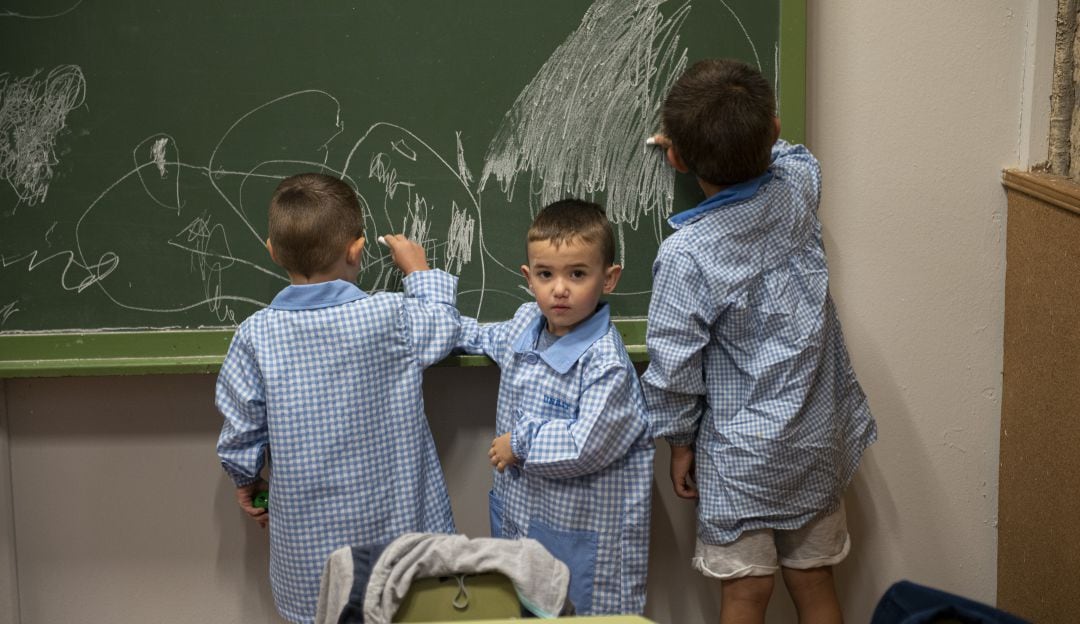 Alumnos del colegio de Ollauri el día de la apertura del curso.