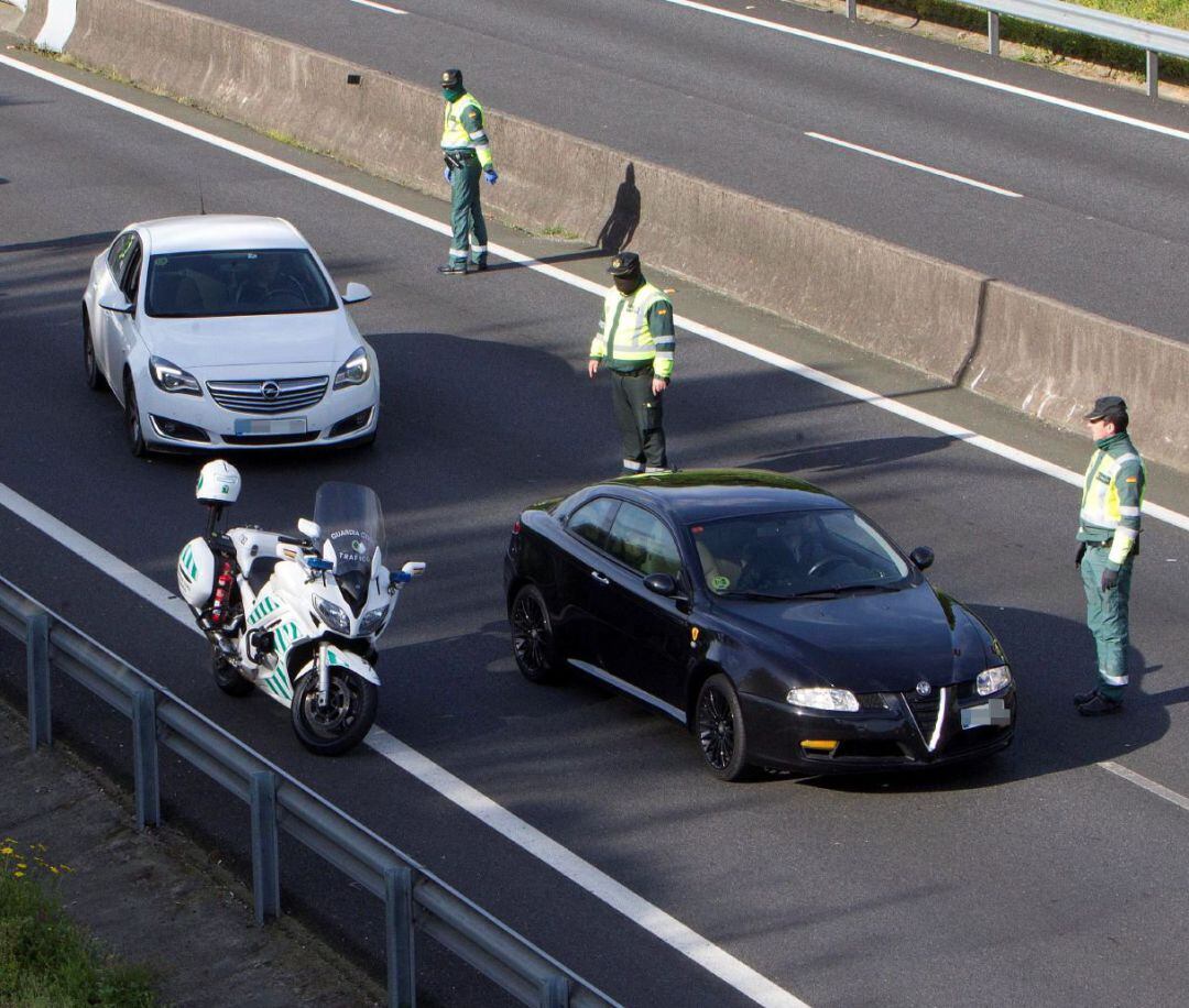 Control de la Guardia Civil en la AP-9 en Vigo