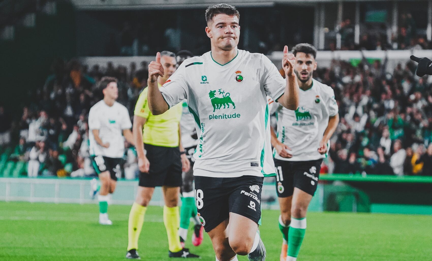 Peio Canales, celebrando su gol.