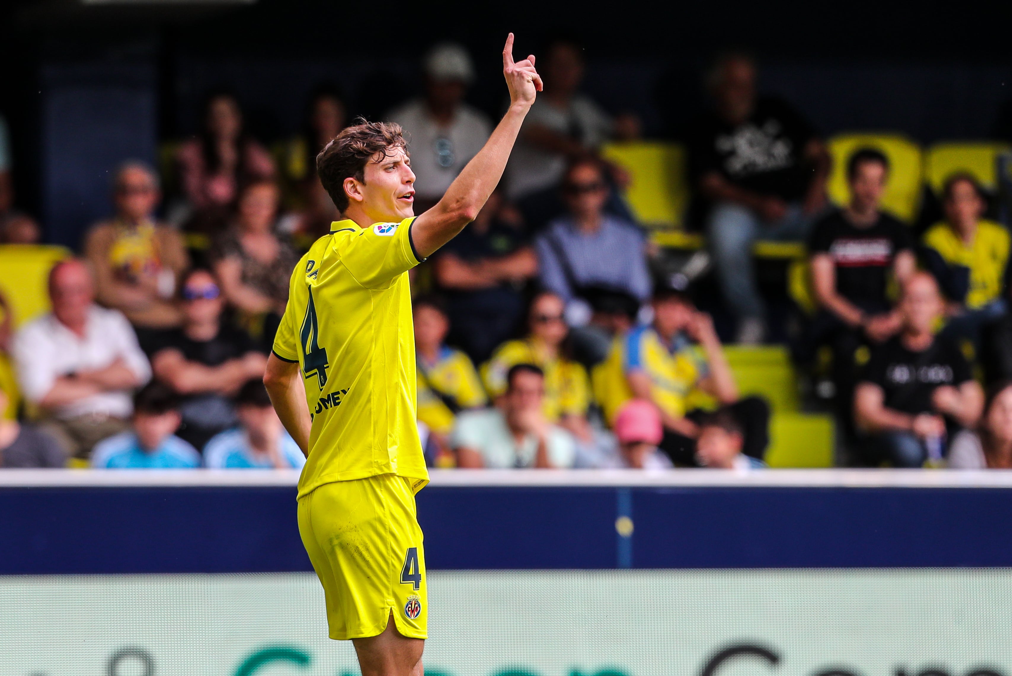 Pau Torres, durante un partido ante el Celta.