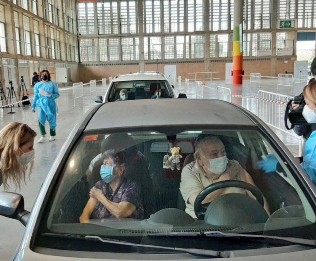 Punto de vacunación masiva en Ifeca