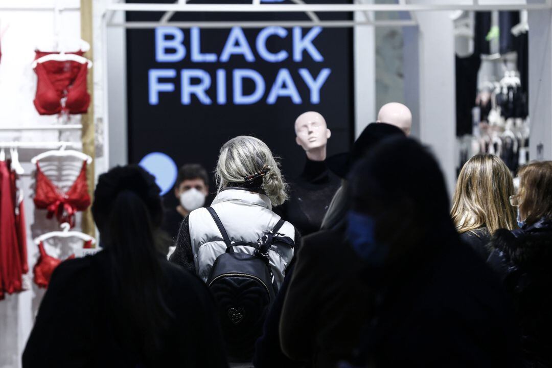 Imagen de un comercio durante el &#039;Black Friday&#039;